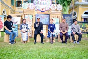 ภูเก็ตรวมพลังศิลปิน จัดงาน “ยลงานศิลป์ วิถีถิ่นภูเก็ต” สะท้อนอัตลักษณ์ศิลป์ร่วมสมัย ยกระดับสู่การท่องเที่ยวเชิงสร้างสรรค์