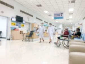 สัญญาณสีแดง! รพ.รัฐเกินครึ่งวิกฤตหนัก งบติดลบสะสม 1.5 หมื่นล้าน กระทบบัตรทอง 47 ล้านคน