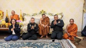 "แม่ทัพกุ้ง" กราบลาหลวงปู่ศิลา เตรียมเข้าสู่ร่มกาสาวพัสตร์ ลาบวช 1 พรรษา อุทิศบุญให้แผ่นดิน-เหล่านักรบ