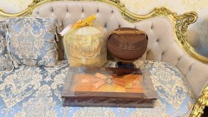 "แม่ทัพกุ้ง" กราบลาหลวงปู่ศิลา เตรียมเข้าสู่ร่มกาสาวพัสตร์ ลาบวช 1 พรรษา อุทิศบุญให้แผ่นดิน-เหล่านักรบ