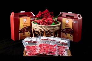 จากเขียงหมูสู่แบรนด์ดัง “ป้าหลาดจิ้นแดง” ปั้น OTOP 5 ดาว ลุยทุกช่องขาย ดันยอดพุ่งทั่วไทย