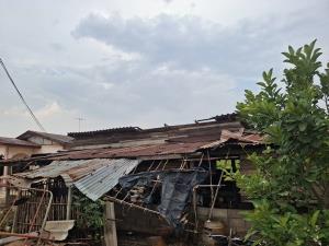 พายุฤดูร้อนถล่มท่าม่วง ลมแรงซัดบ้านพัง 78 หลังคาเรือน