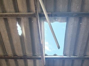 พายุฤดูร้อนถล่มท่าม่วง ลมแรงซัดบ้านพัง 78 หลังคาเรือน