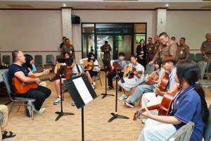 ตร.จัดค่ายดนตรี-กีฬา ปิดเทอม เสริมทักษะลูกหลานตำรวจ ห่างไกลยาเสพติด พัฒนาคุณภาพชีวิต