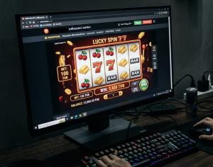 อังกฤษอายัดทรัพย์หัวหน้าแก๊งพนันออนไลน์จีน 3.5 พันล้านบาท