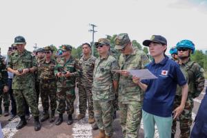 ไทยว่าไง? เขมรพาคณะทูตทหารชาติมหาอำนาจลง “ทมอดา” เป่าหู เสียมรุกราน วางลวดหนาม-ตู้คอนเทนเนอร์