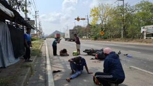 หนุ่มสั่งแฟนขี่ย้อนศร  เหตุน้ำมันใกล้หมด ก่อนชนประสานงาจยย. เจ็บสาหัส 2 ราย