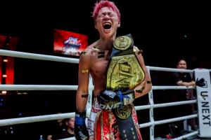 "ทาเครุ" ล้างแค้น "รถถัง" ชนะ TKO ยก 5 คว้าแชมป์คิกบ็อกซิ่งเฉพาะกาล พร้อมโบนัส 15 ล้าน