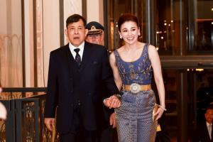 ในหลวง-พระราชินี ฉลองพระองค์ชุดไทยดุสิต ทรงร่วมงานถวาย&amp;#8203;พระกระยาหาร&amp;#8203;ค่ำ ณ กรุงสตอกโฮล์ม&amp;#8203;