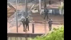 ทภ.2 แจงเหตุจุดประทัด 3 นัดเตือนเขมรหลังพาคณะผู้ช่วยทูตประชิดแนวรั้วช่องจอม โฆษก กห.ยันไม่ได้อาวุธ ซัดกัมพูชาเล่นสงครามข่าว