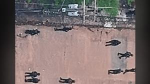 ทภ.2 แจงเหตุจุดประทัด 3 นัดเตือนเขมรหลังพาคณะผู้ช่วยทูตประชิดแนวรั้วช่องจอม โฆษก กห.ยันไม่ได้อาวุธ ซัดกัมพูชาเล่นสงครามข่าว