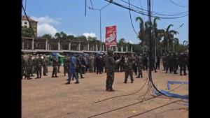 ทภ.2 แจงเหตุจุดประทัด 3 นัดเตือนเขมรหลังพาคณะผู้ช่วยทูตประชิดแนวรั้วช่องจอม โฆษก กห.ยันไม่ได้อาวุธ ซัดกัมพูชาเล่นสงครามข่าว