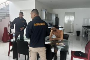 รวบหนุ่มอิสราเอล หัวหน้าแก๊งอาชญากร “อเวนเจอร์” ก่อคดีโชคโชน เป็นบุคคลอันตราย