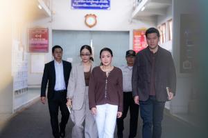 “อิ๊งค์-เอม” เข้าเยี่ยม “พ่อแม้ว” งงทำไมต้องติดกำไล EM ทั้งที่แก่แล้ว-เป็นอดีตนายกฯ แต่น้อมรับมติพักโทษ