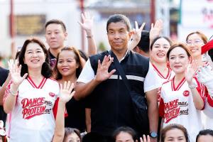 สวนลุมฯ คึกคัก กทม. ชูพื้นที่สุขภาพ CPF สนับสนุนจอ LED–ครูสอนแอโรบิก