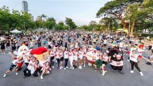 สวนลุมฯ คึกคัก กทม. ชูพื้นที่สุขภาพ CPF สนับสนุนจอ LED–ครูสอนแอโรบิก