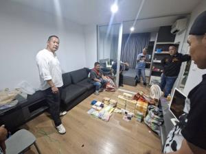 รวบสองผัวเมียลักลอบขายยา ยึดของกลางยาบ้า 250,000 เม็ด สารภาพรับมาขายต่อเม็ดละ30บาท