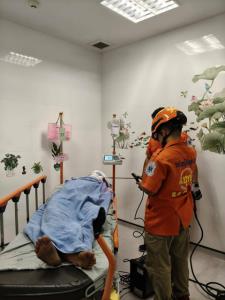 (คลิป)ระทึกนาทีชีวิต! หนุ่มโคราชถูกคู่อริยิงปืนลูกดอกเหล็กปักคาใบหน้าสาหัส กู้ภัยใช้เครื่องพลาสมาตัดออกช่วยชีวิต
