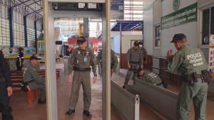 635 คนไทยกลับถึงด่านคลองลึกแล้ว หลังเขมรยึกยักนัดเช้าส่งตัวบ่าย แถมห้ามไทยพา AOT เข้าพื้นที่