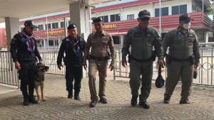 635 คนไทยกลับถึงด่านคลองลึกแล้ว หลังเขมรยึกยักนัดเช้าส่งตัวบ่าย แถมห้ามไทยพา AOT เข้าพื้นที่