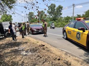 (คลิป)เผยนาทีระทึก!ทางหลวงเพชรบูรณ์-ปส.-ทหาร ไล่ล่าขบวนรถขนยานรก ยึดยาบ้าล็อตมหึมา 8 ล้านเม็ด