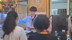 ช็อกวงการทำบุญ! “พระเกศ” ทองคำหนักเกือบ 50 บาทชาวบ้านร่วมกันนำมาหล่อ กลายเป็นทองเหลือง วัดเร่งหาความจริง