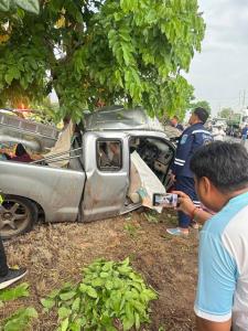 เศร้าสลด! เด็ก 5 ขวบถามกู้ภัยพ่อแม่หนูเสียชีวิตหรือยัง หลังกระบะชนอัดต้นไม้พ่อแม่ดับ ลูกน้อยรอดหวุดหวิด