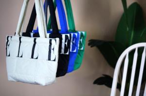 แมตช์ลุคสนุกด้วยกระเป๋าผ้าคอลใหม่ ถ่ายทอดดีไซน์สไตล์ effortless chic