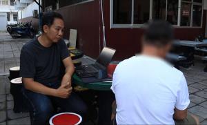 (คลิป)เจอแล้ว! พ่อเลี้ยงเดี่ยวทิ้งขยะเต็มห้องเช่า เผยแต่ละวันเหนื่อยล้าจากงานไม่มีเวลาทำความสะอาด ขอโทษเจ้าของหอพักด้วย