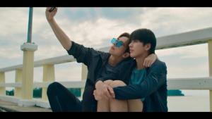 ฟินจิกหมอน!! “ฮาร์ธ–ภูมิ” จัดจูบแรก กระชากใจแฟนๆ ในซีรีส์ “One Year เลือนรางและจางหาย”