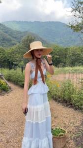 สวนก็สวย คนก็สวย! “ญาญ่า“ พาเก็บผักชิลๆ แต่ชุดเริ่ดเกินต้าน (คลิป)