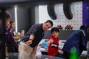 “อ.เชน” พาครอบครัวตะลุย Futurium! ชูโซน “Job World” ปั้นทักษะ 27 อาชีพในฝัน เสริมแกร่งเยาวรุ่นไทยสู่เวทีโลก