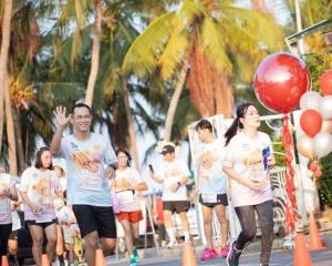 โรงพยาบาลมหาวิทยาลัยบูรพา ร่วมขับเคลื่อนสังคมสุขภาพดี ในกิจกรรม “หมอออร์โธฯ ชวนก้าว ณ บางแสน”