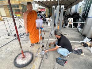 วัดดวงแขผุดไอเดีย ‘กลั่นน้ำมันจากขยะพลาสติก’ ลดค่าเผาศพ ดึงชุมชน-รัฐร่วมแก้ปัญหาน้ำมันแพง