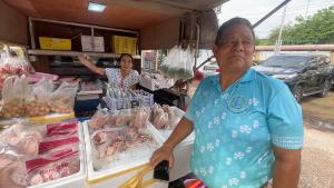 คนค้ารถพุ่มพวงพอใจรัฐช่วยลดภาระ 3,000 ยันเข้าถึงชาวบ้านได้มากขายไม่แพง