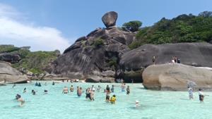 “อ่าวเกือก” เกาะสิมิลัน สุดปัง ติดอันดับ 10 ชายหาดที่ดีที่สุดในโลก “World’s 50 Best Beaches 2026"