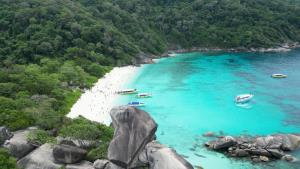 “อ่าวเกือก” เกาะสิมิลัน สุดปัง ติดอันดับ 10 ชายหาดที่ดีที่สุดในโลก “World’s 50 Best Beaches 2026"