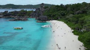 “อ่าวเกือก” เกาะสิมิลัน สุดปัง ติดอันดับ 10 ชายหาดที่ดีที่สุดในโลก “World’s 50 Best Beaches 2026"