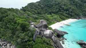“อ่าวเกือก” เกาะสิมิลัน สุดปัง ติดอันดับ 10 ชายหาดที่ดีที่สุดในโลก “World’s 50 Best Beaches 2026"