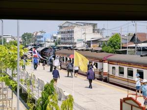 รฟท.จัดรถจักรไอน้ำย้อนวันวาน กรุงเทพฯ–นครปฐม เฉลิมพระเกียรติวันฉัตรมงคล นักท่องเที่ยวแห่ร่วมกว่า 500 คน