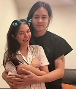 “วี - เก้า” สัมภาษณ์คู่ครั้งแรกในรอบ 6 ปี เผยวีรกรรมสุดฮาและเรื่องลับในรังรัก ยอมรับสุ่มได้ตัวซีเคร็ต แต่ก็รัก!
