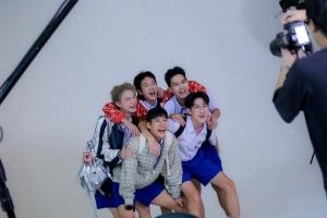 สิ้นสุดการรอคอย Make It Right รักออกเดิน 2026 เปิดภาพฟิตติ้ง การรีเมคซีรีส์ในตำนาน เผยโฉมนักแสดงรุ่นใหม่ 13 คน 13 คาแรคเตอร์