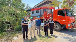 รอง ผอ.กอ.รมน.สุพรรณบุรี ลุยสำรวจวาตภัย บ้านพังเสียหายกว่า 700 หลัง เร่งช่วยเหลือผู้ประสบภัย