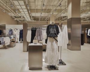 PULL&amp;BEAR เผยโฉมสโตร์สาขาใหม่ล่าสุดในประเทศไทย ณ เมกาบางนา