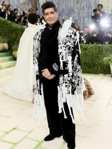 6 แฟชั่นนิสต้าสายเลือดเอเชีย โชว์ลุคสุดล้ำใน Met Gala