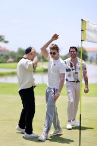 Pinehurst พลิกภาพสนามกอล์ฟ สู่พื้นที่รีชาร์จสมองนักธุรกิจยุคใหม่..สูตรลับความสำเร็จด้วยกีฬา         “เมื่อกอล์ฟ ไม่ใช่แค่กีฬา แต่คือ  เครื่องมือเพิ่มความแม่นยำในการตัดสินใจของผู้นำธุรกิจ”