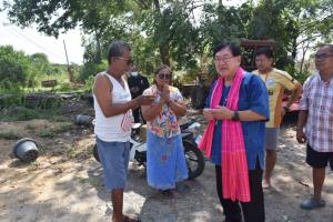 "ประภัตร" ลงพื้นที่เยี่ยมชาวดอนเจดีย์ หลังประสบเหตุพายุถล่มเสียหายหลายหลังคาเรือน