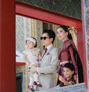 "กรณ์ ณรงค์เดช" ถึงวัย 48 ปี "ศรีริต้า" จัดเต็มชุดไทยสวยล้ำ ไหว้พระทำบุญ