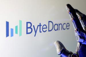TikTok ซึ่งอยู่ภายใต้การดูแลของ ByteDance บริษัทเทคโนโลยียักษ์ใหญ่จากจีน เคยประกาศแผนลงทุนก่อสร้างดาต้าเซ็นเตอร์มูลค่า 8,800 ล้านดอลลาร์สหรัฐในช่วง 5 ปีเมื่อปีที่แล้ว