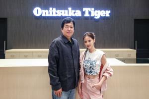 "ใบเฟิร์น-กลัฟ-ดิว-เบลล่า" ร่วมเปิดตัว Onitsuka Tiger สาขา Central Park